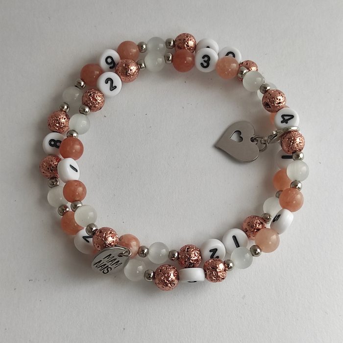 Bracelet d'allaitement Margot sur fond blanc