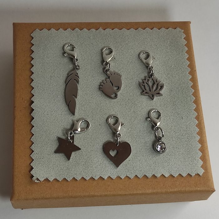 choix du charm en acier inoxydable pour bracelet d'allaitement