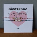 Carte de Naissance "Bienvenue à vos Jumeaux/Jumelles" avec 2 bracelets prénoms
