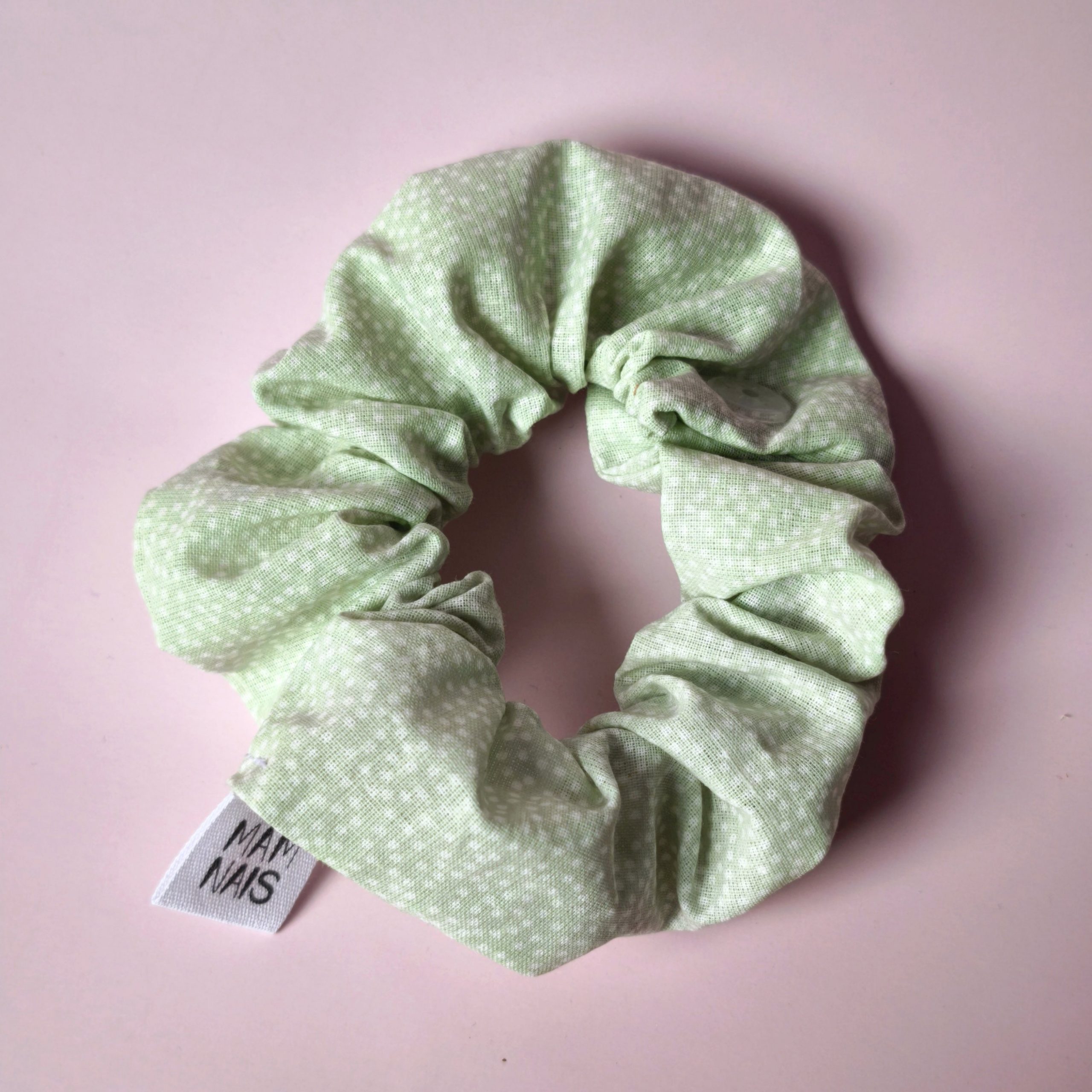 2026/02/1000038933-scaled.jpg Chouchou d’allaitement - Vert d'eau Pois Blanc – Image 1